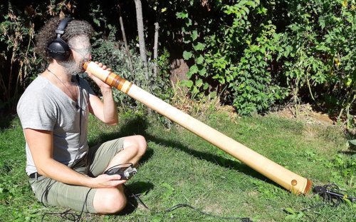 Big didgeridoo